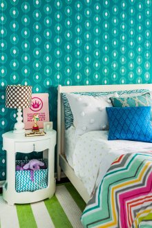 Ярък тюркоазен интериор на спалнята