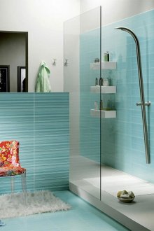 Тюркоазен килим в интериора на хола