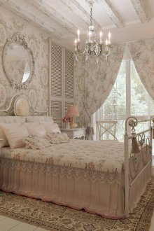 Bilik bergaya Chic Lusuh bergaya dengan Permaidani