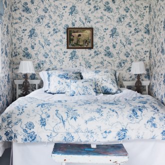 Bilik Tidur Chic Putih dan Biru