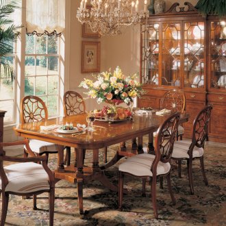 Уютна викторианска трапезария